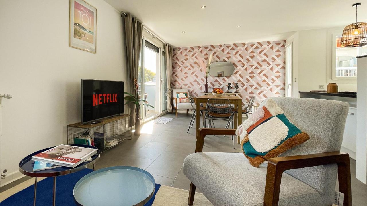 Homey Montaigne - New - A 1 Min A Pied Du Lac D'Annecy - 2 Balcons Prives - Appartement Avec 2 Chambres - Stationnement Gratuit Toute L'Annee Sauf En Ete - Juin A Aout Exterior photo
