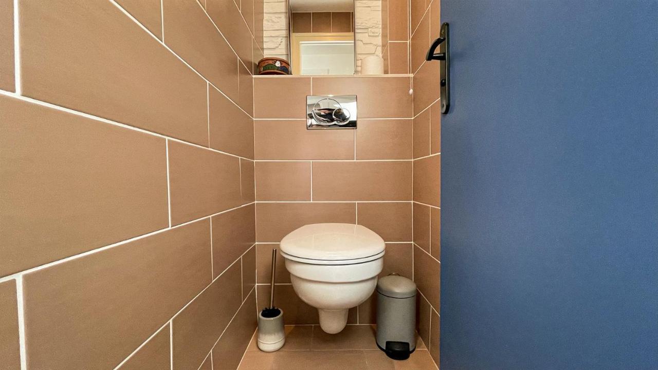 Homey Montaigne - New - A 1 Min A Pied Du Lac D'Annecy - 2 Balcons Prives - Appartement Avec 2 Chambres - Stationnement Gratuit Toute L'Annee Sauf En Ete - Juin A Aout Exterior photo